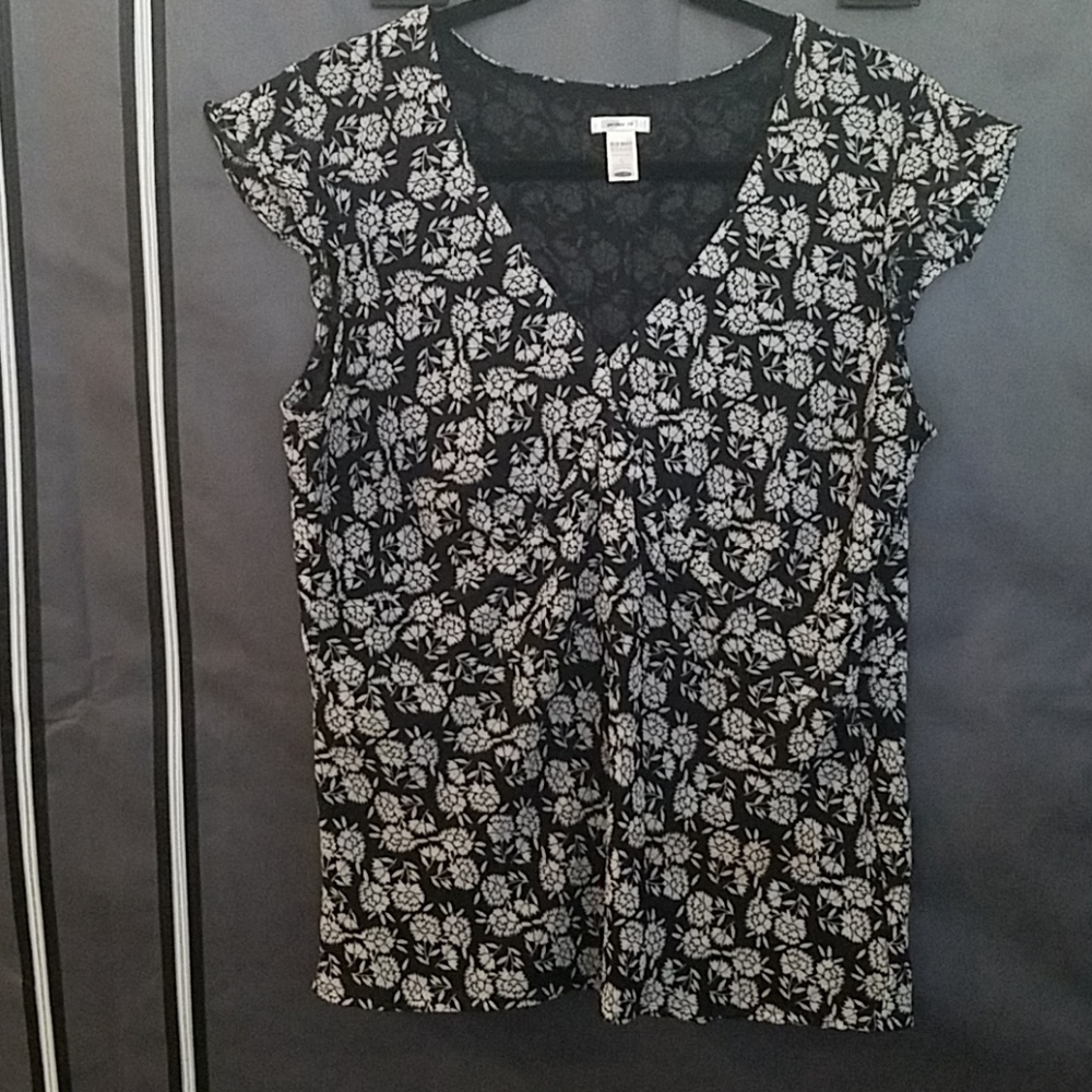 💥3 for $10💥 Old Navy floral cap sleeve blouse
